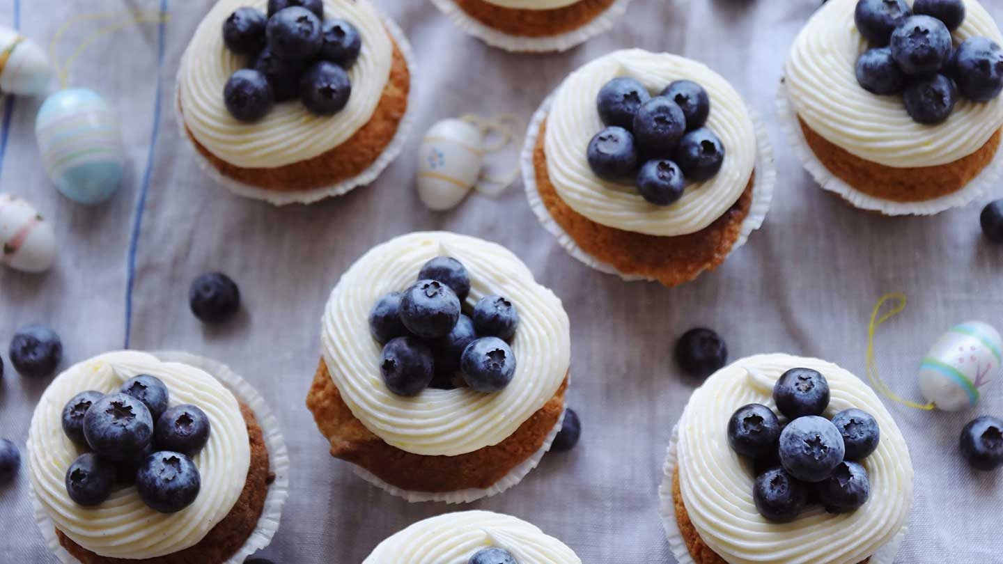 Citron cupcakes med blåbærkompot og frosting