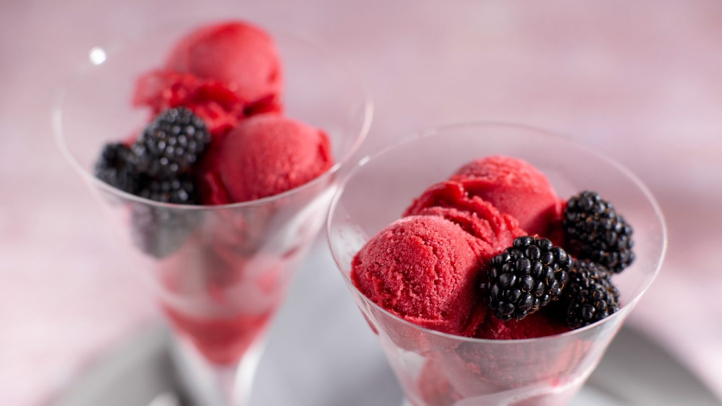 Sorbet opskrift med Brombær og Pinot Noir