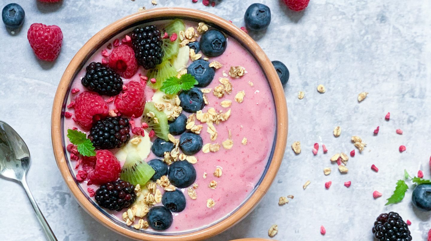Smoothie bowl med friske bær