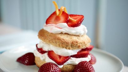 Jordbær Shortcake med Appelsinflødeskum