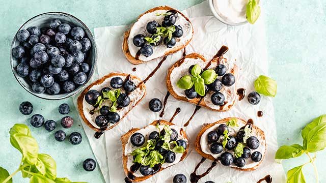 Crostini med blåbær 