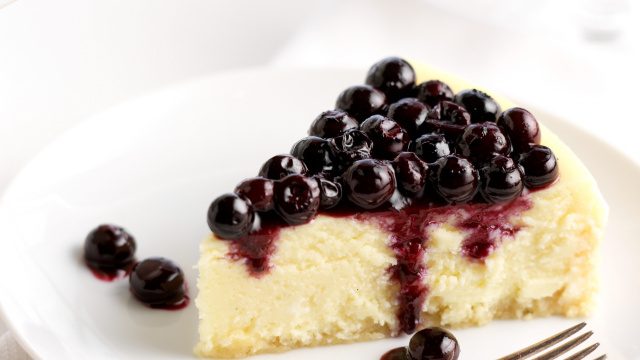 Opskrift på Cheesecake med mascarpone og blåbær